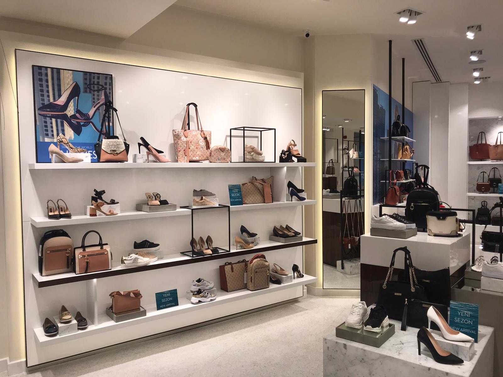 Ninewest 