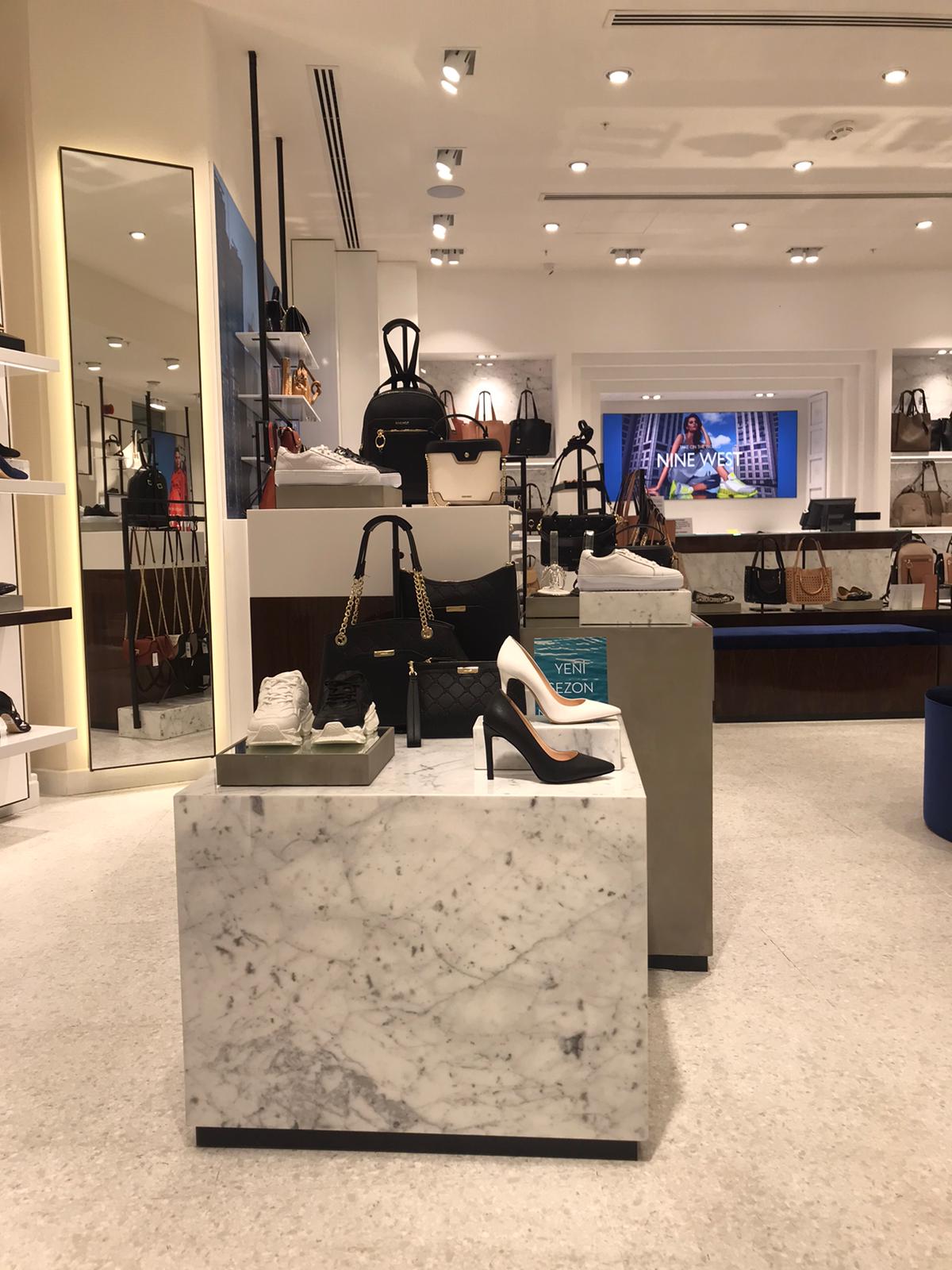Ninewest 
